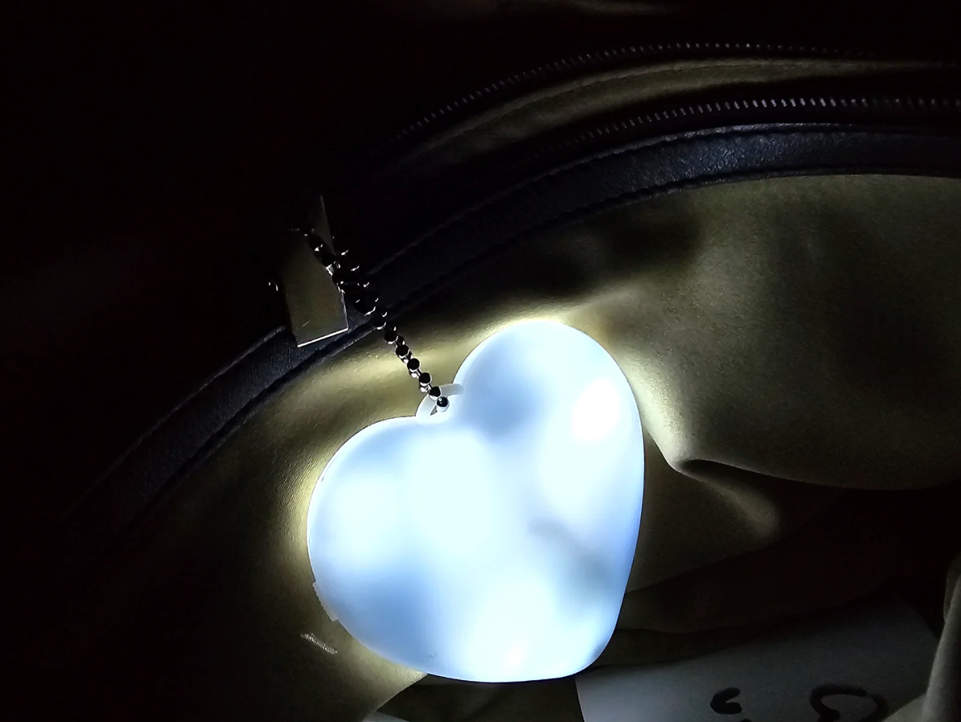 Purse Heart Light Glitch Trends